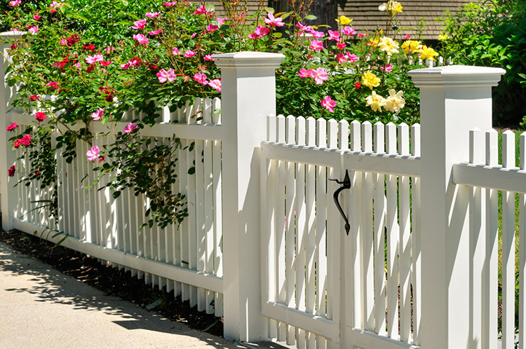 A Complete Guide On How To Manage A Fencing Project