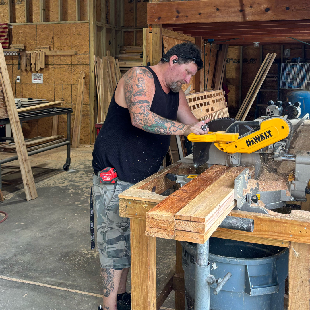 staff-cutting-wood-material