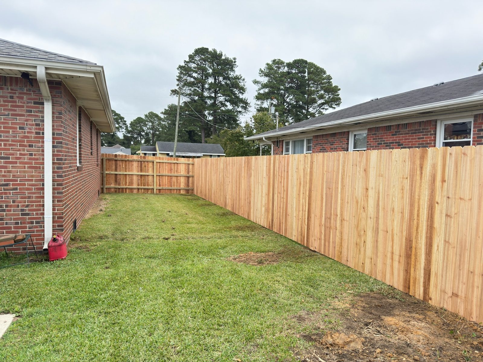 Dog-ear picket fence