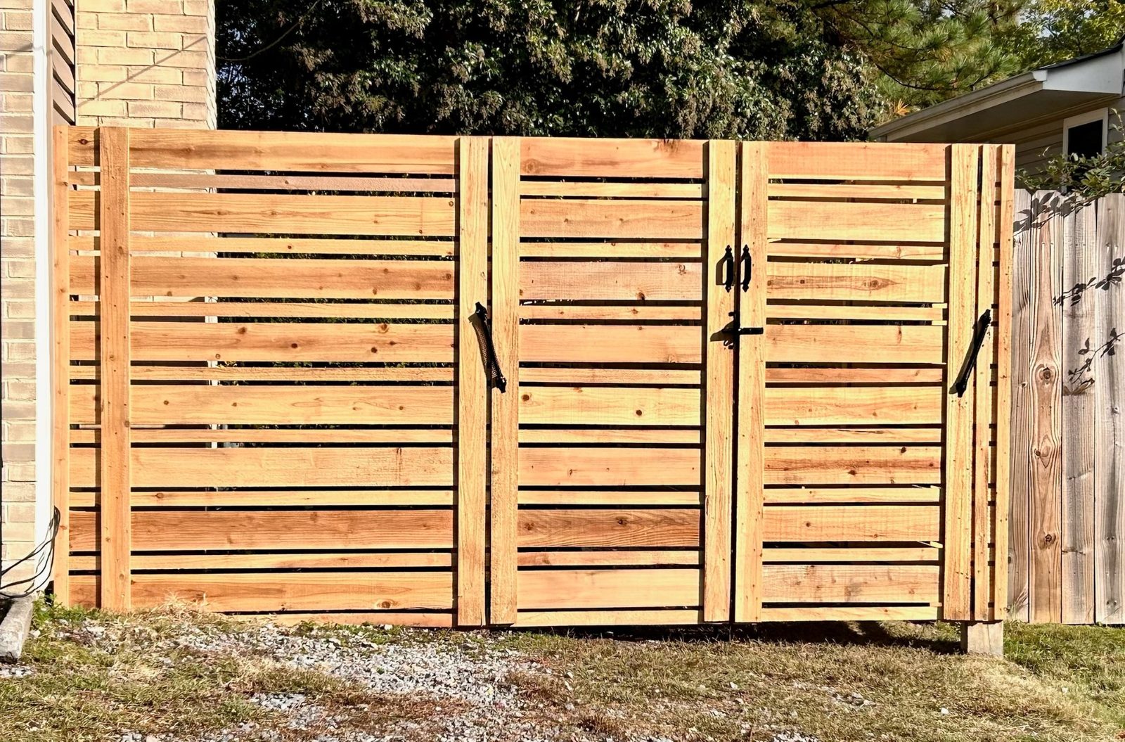 Stockade privacy fence